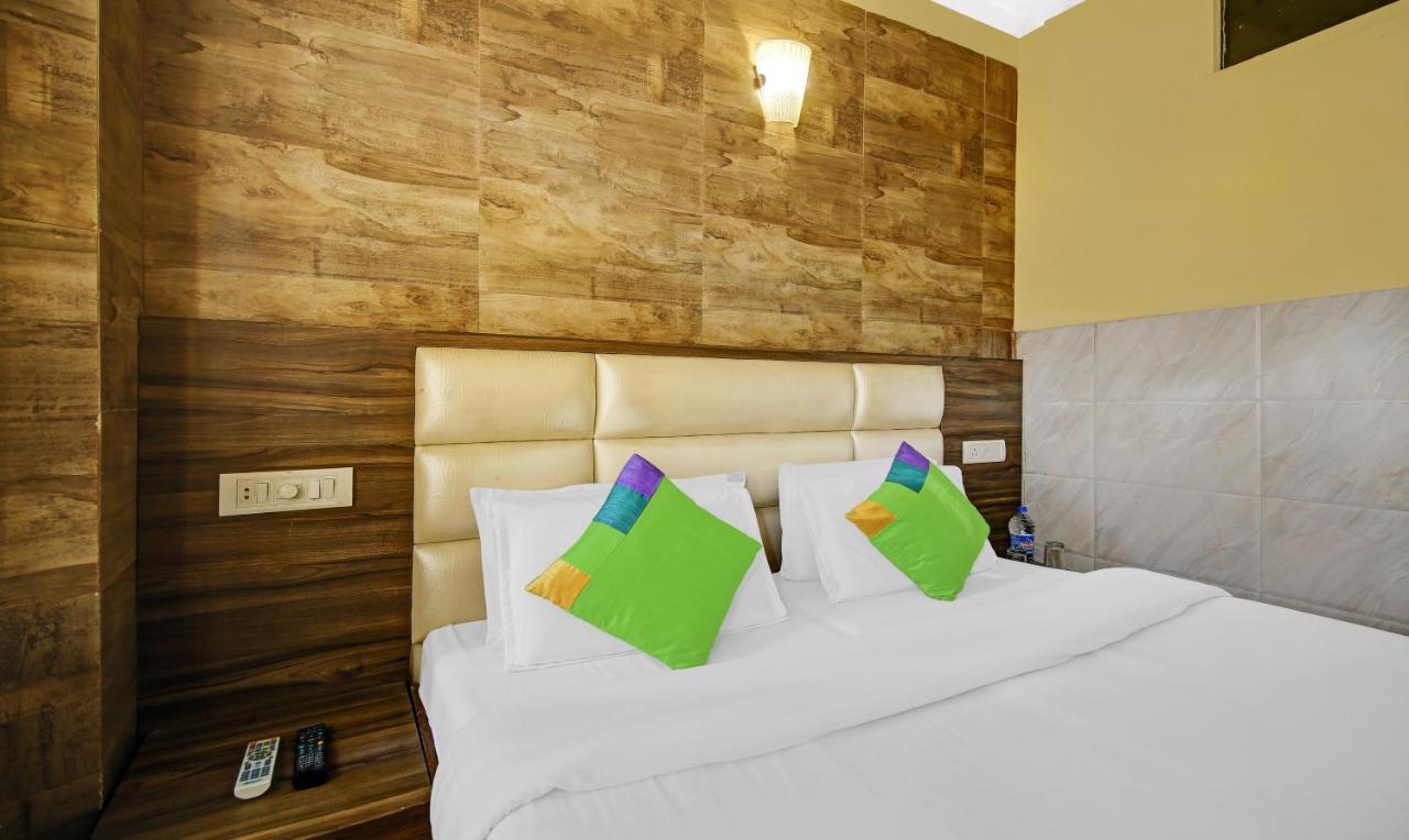 Itsy Hotels Amrita Raghunath Bazaar Джаму Екстериор снимка